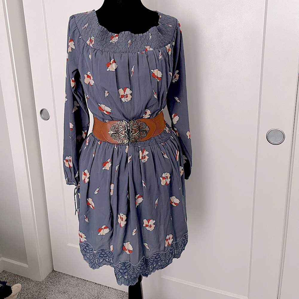 2𝒇𝒐𝒓$50 ABERCROMBIE & FITCH off the should floral blue dress sizeM